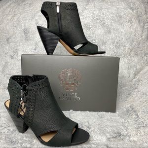 Vince Camuto Emma Black Vintage cow 7M